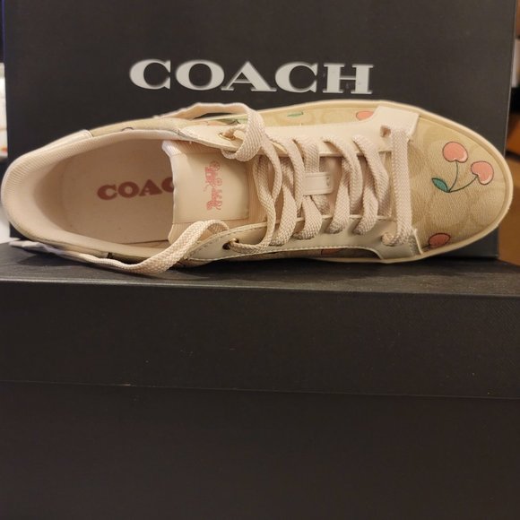 COACH Clip Low Top Sneaker In Signature Canvas With Heart Cherry Print - Picture 7 of 15